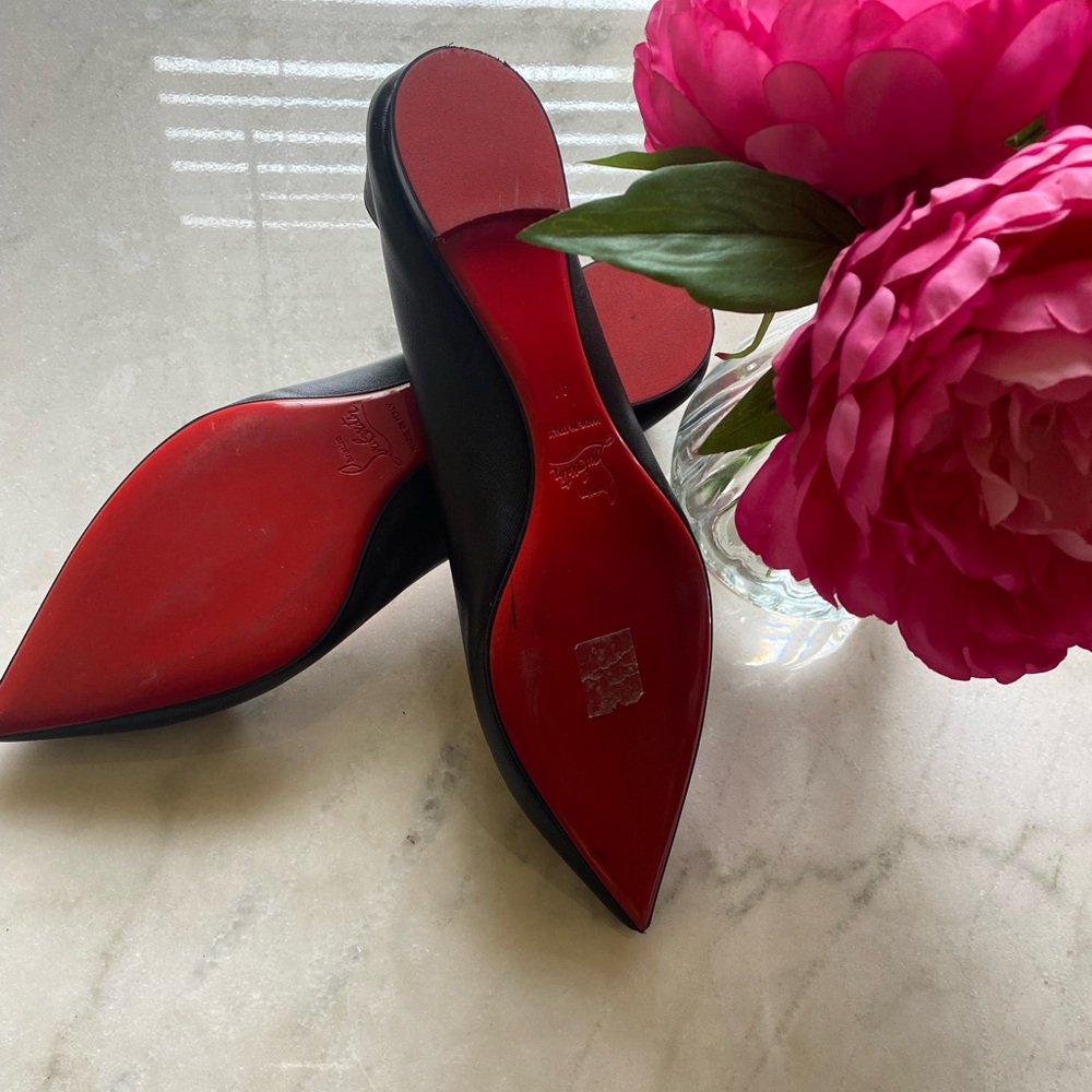 Christian Louboutin Authentic classic elegant black leather Women's Shoe size 41